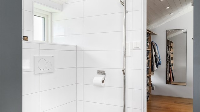 Muligheten til å gå rett inn på eget bad er i hverdagen like bekvemmelig som praktisk.