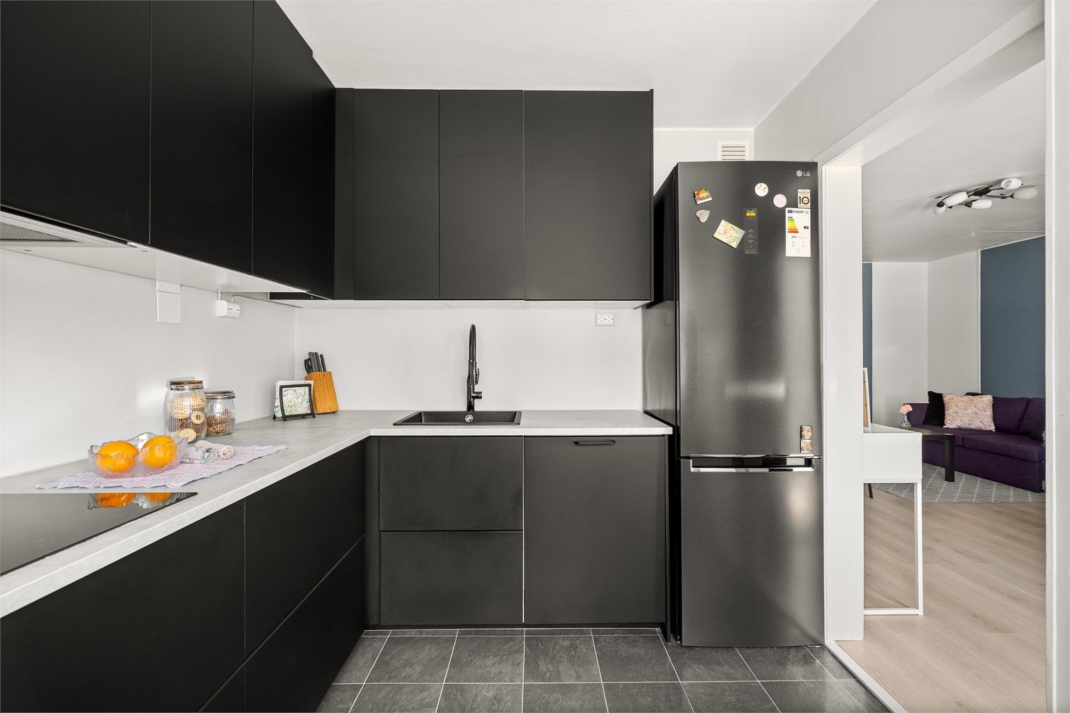 Kjøkkenet er utstyrt med lekkasjestopper for ekstra trygghet.