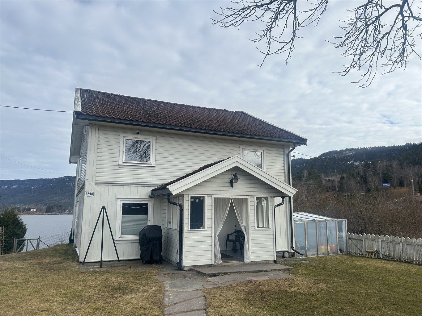 Velkommen til Holeveien 1290.