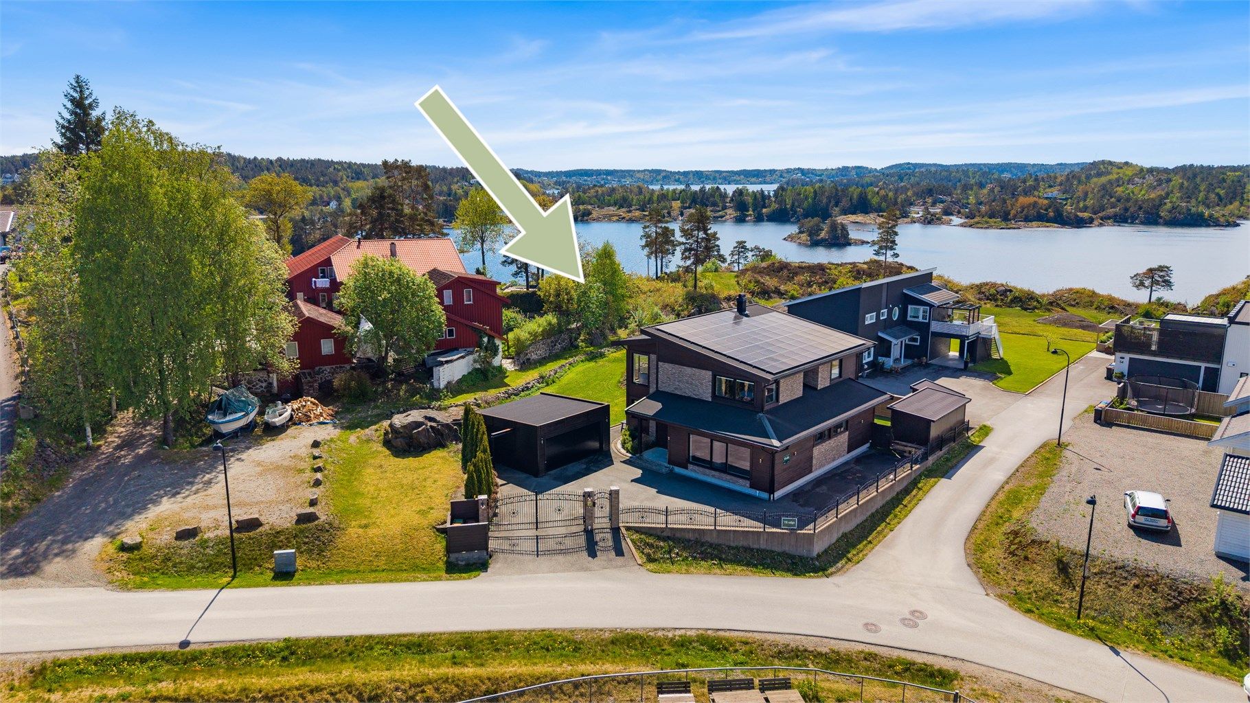 Velkommen til flotte Strengereidplatået 58- innholdsrik enebolig over 2 etasjer med garasje, opparbeidet tomt og nærhet til sjøen.