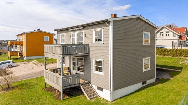 Ekegata 13 presenteres av Amir Pedersen-Paydar i Krogsveen.
Fotograf; Kristoffer Kristiansen.