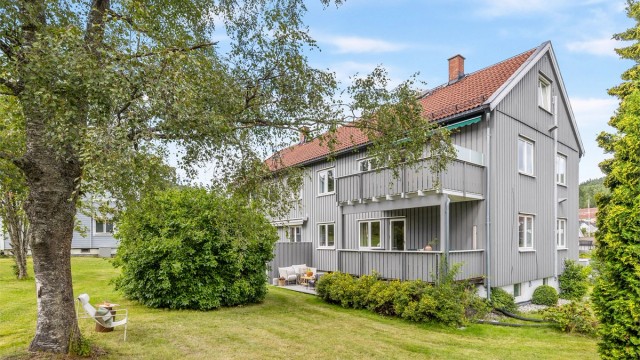 Velkommen til Selvbyggerveien 12 - presentert av Hanne Pettersen i Krogsveen - Foto: Lasse Lerdahl