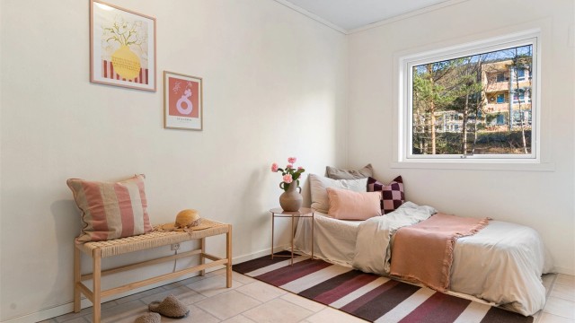 - Soverom nr. 2 passer perfekt som barnerom eller gjesterom -