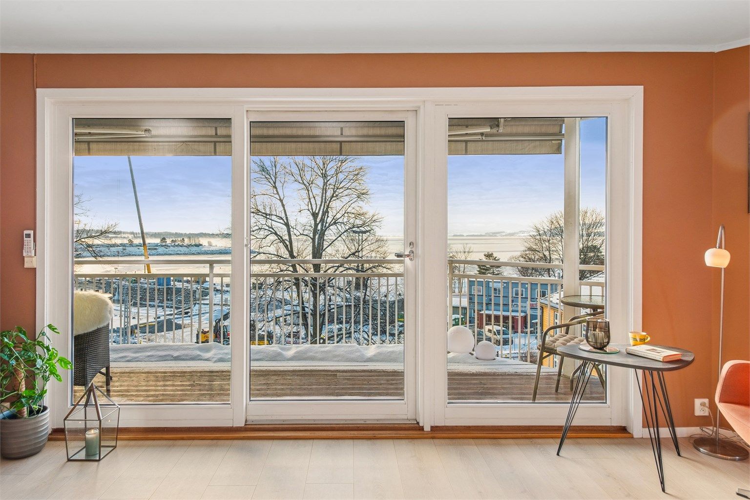 Detter er en romslig 3-roms topp- og hjørneleilighet med kanskje en av byens beste utsikter? 