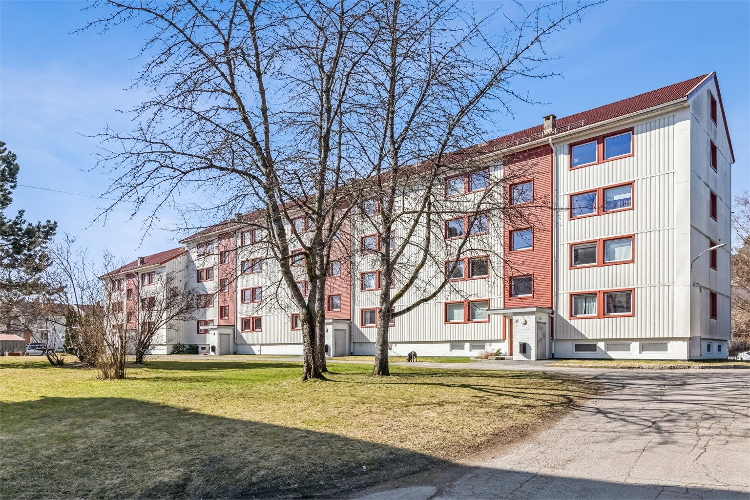 Eiendommen er tilknyttet Hauktjern borettslag, et veldrevet lag.