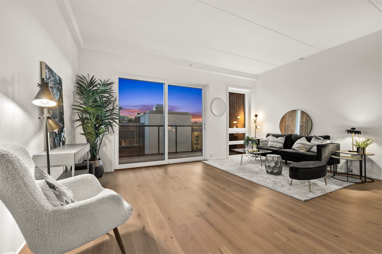 Gode vindusflater bidrar til en lys og hyggelig atmosfære. 