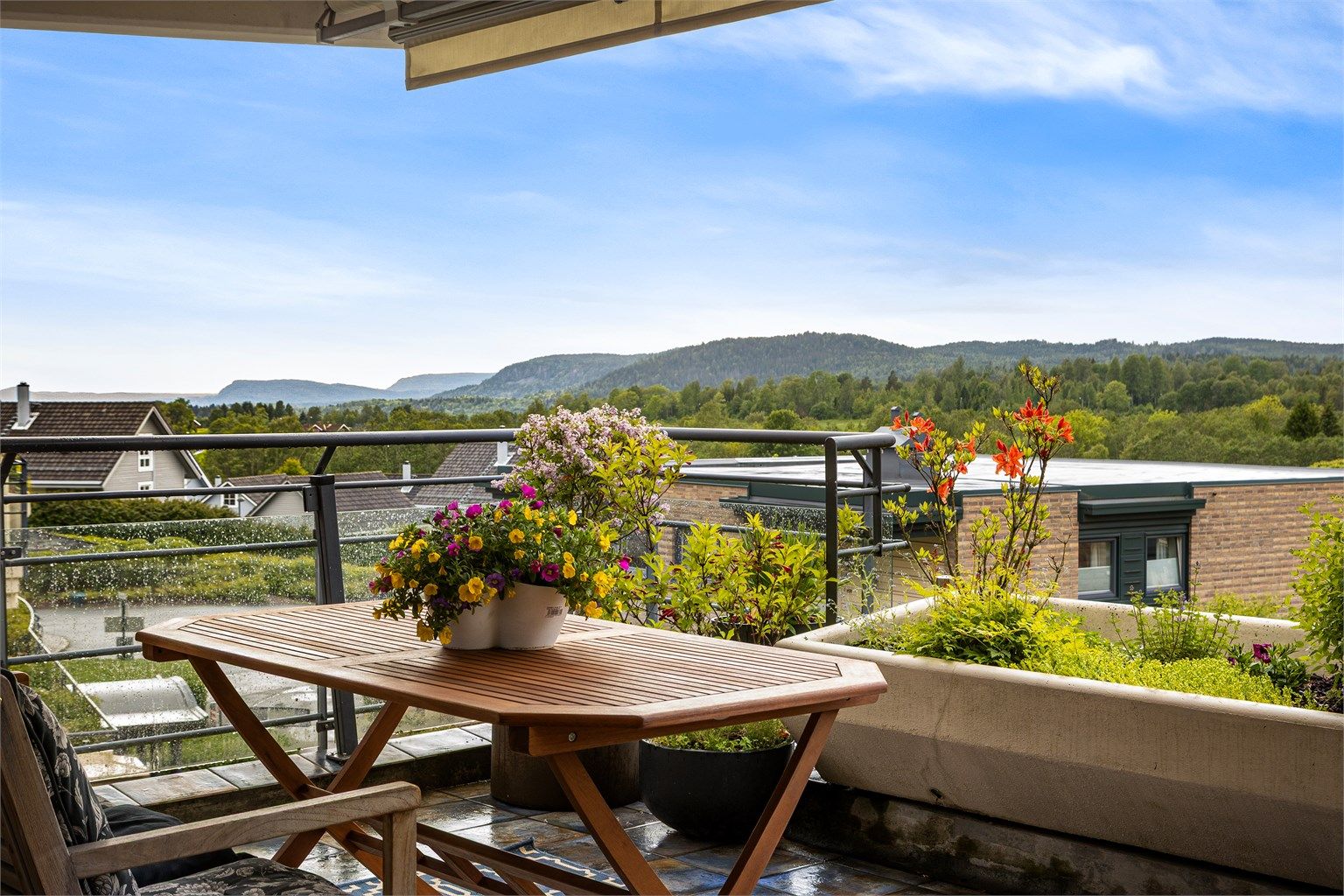 Leiligheten har hatt en vesentlig oppgradering i nyere tid. Her kan man flytte rett inn!