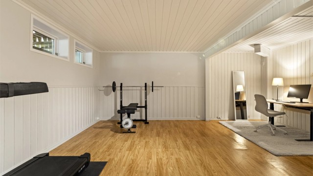 Rommet har mange bruksmuligheter og er perfekt for for eksempel ungdom i huset.