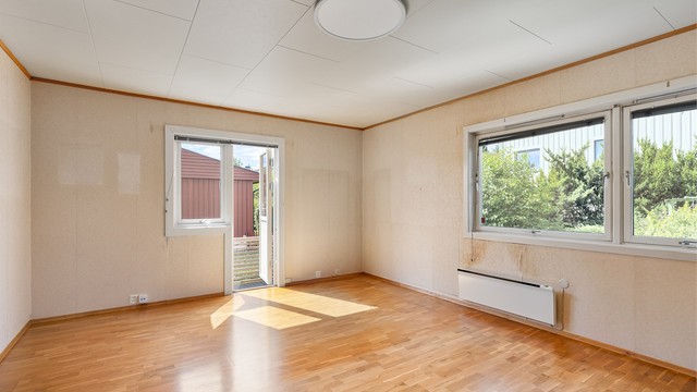 Fra stuen er det adkomst til terrassen
