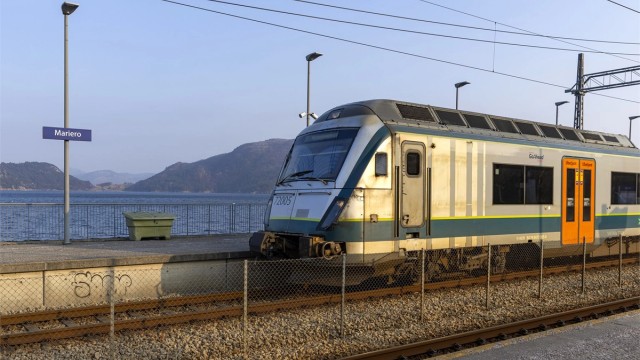 Offentlig kommunikasjon er svært god, med Mariero togstasjon i kort gangavstand.