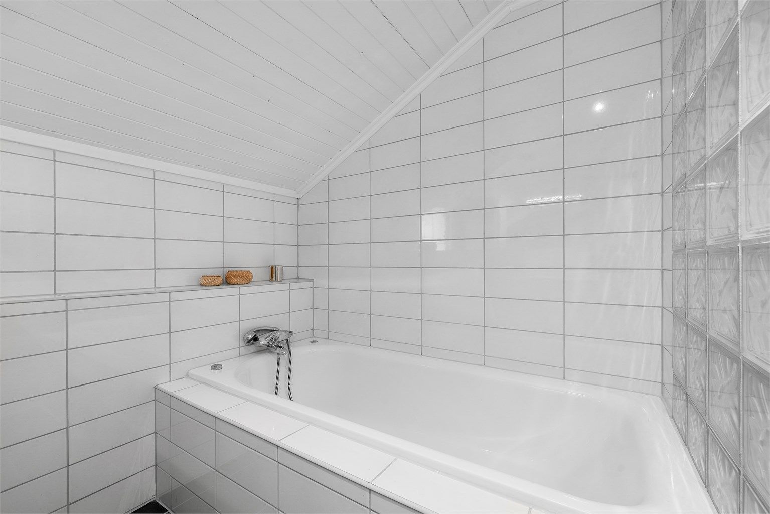 Et innbydende badekar for avslappende stunder.