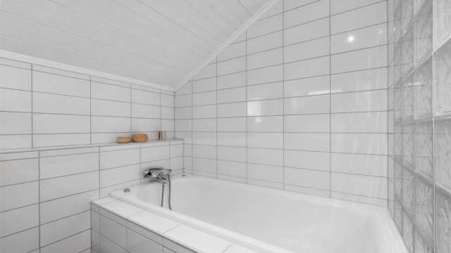 Et innbydende badekar for avslappende stunder.