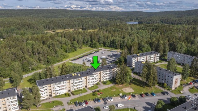 Vil du bo med marka som nærmeste nabo?
Haraløkka borettslag ligger helt inntil markagrensa. Marka med sine uante turmuligheter sommer som vinter, befinner seg så å si i "bakgårdshagen din"!