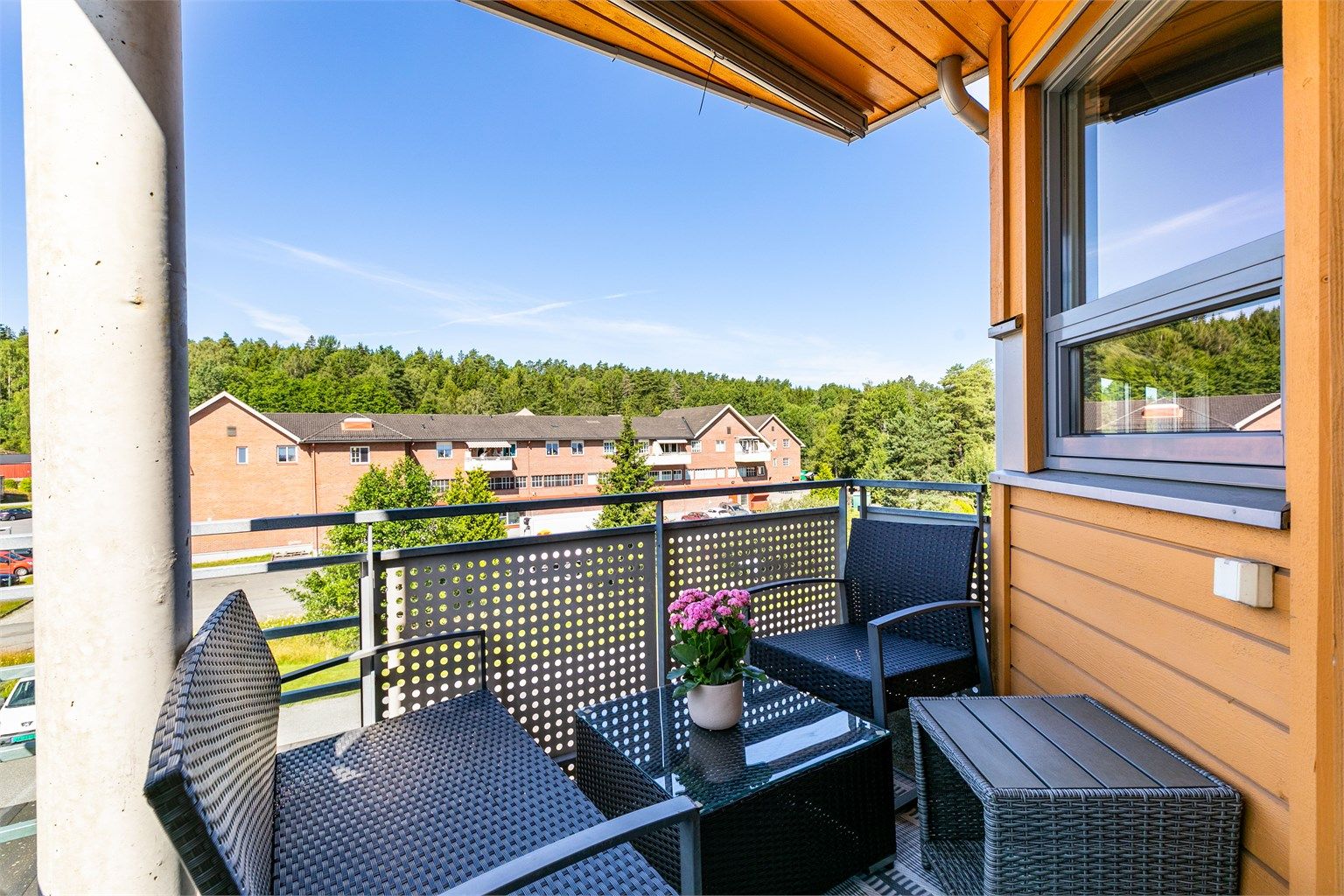 Skredderveien 6 presenteres av Krogsveen.