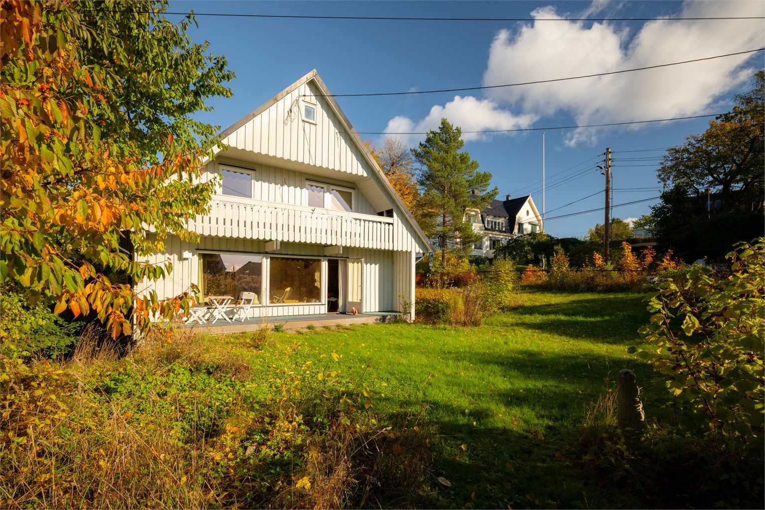 Internt bruksareal er 237 kvm og huset ble bygget i 1980. 