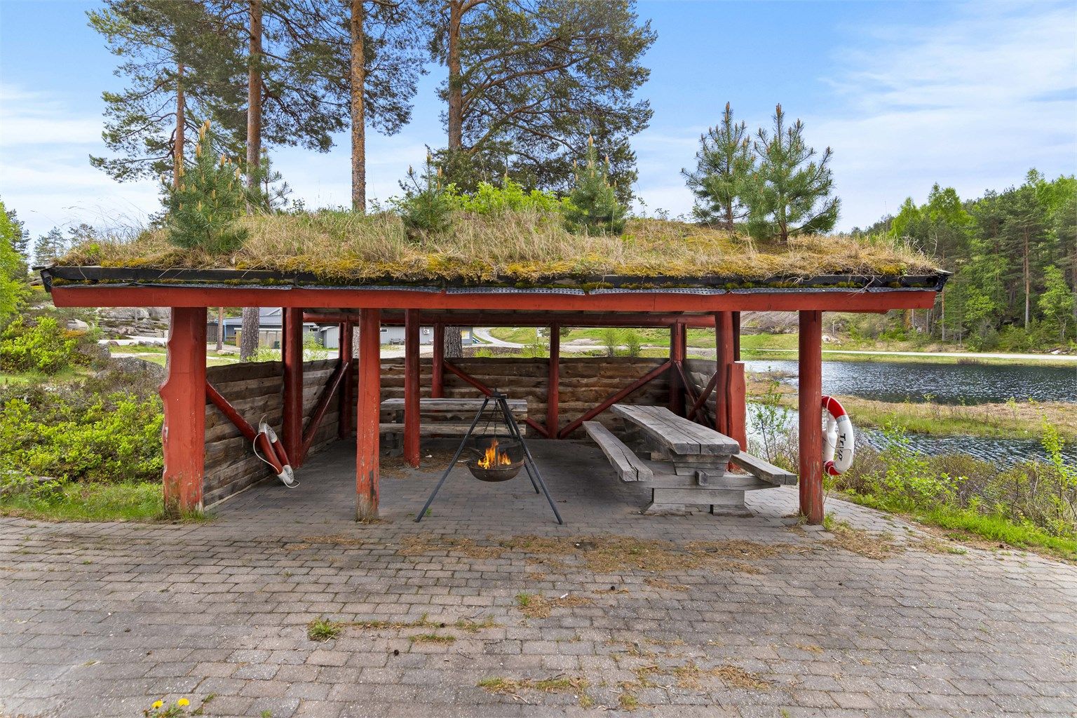 Den felles grillhytta er et hyggelig samlingspunkt for beboerne.