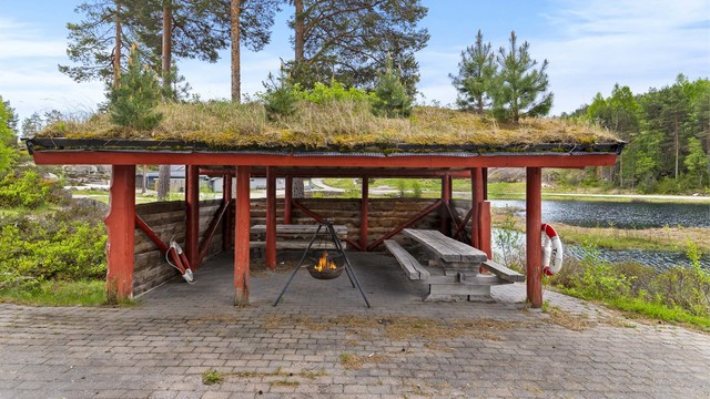 Den felles grillhytta er et hyggelig samlingspunkt for beboerne.