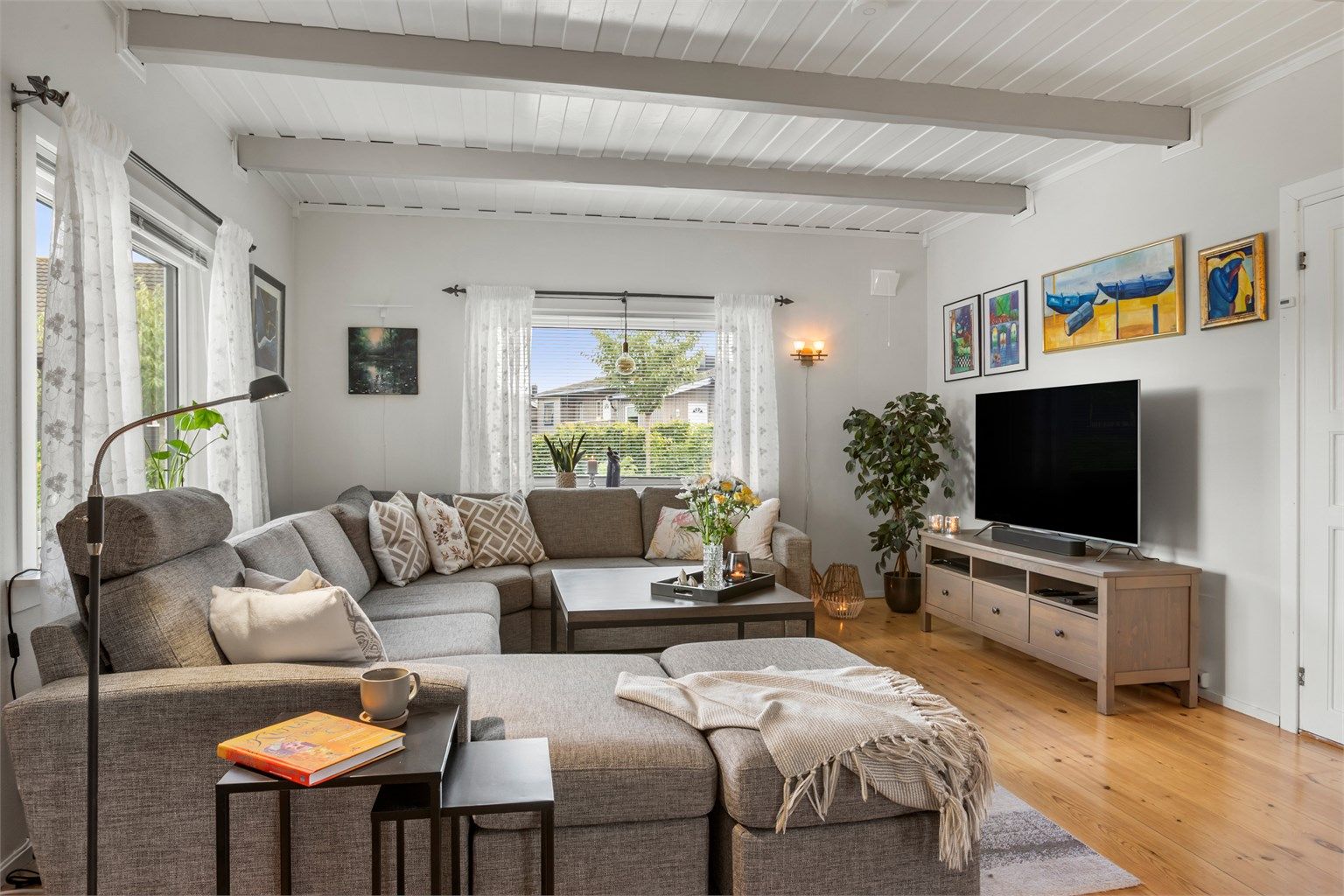 God plass til en stor sofagruppe for hele familien.