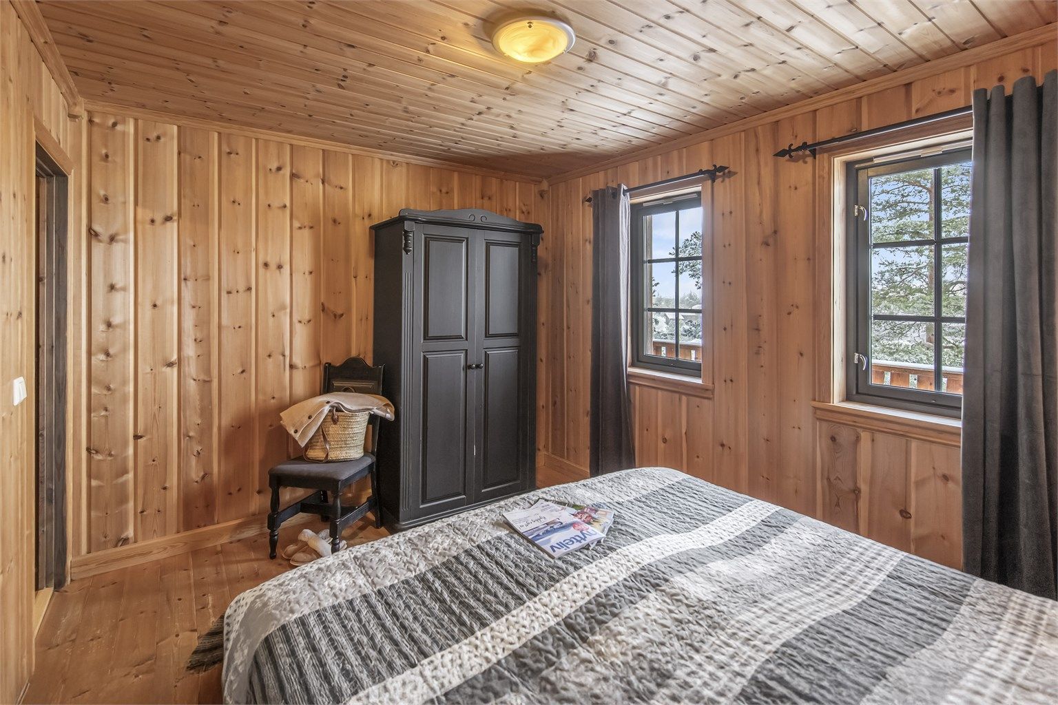 Garderobe på hovedsoverommet