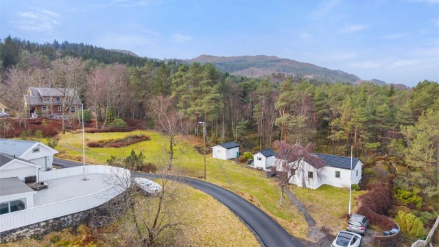 Området byr på et mangfold av fine turområder som bla. til Veten, som belønner deg med en fantastisk panoramautsikt utsikt fra toppen