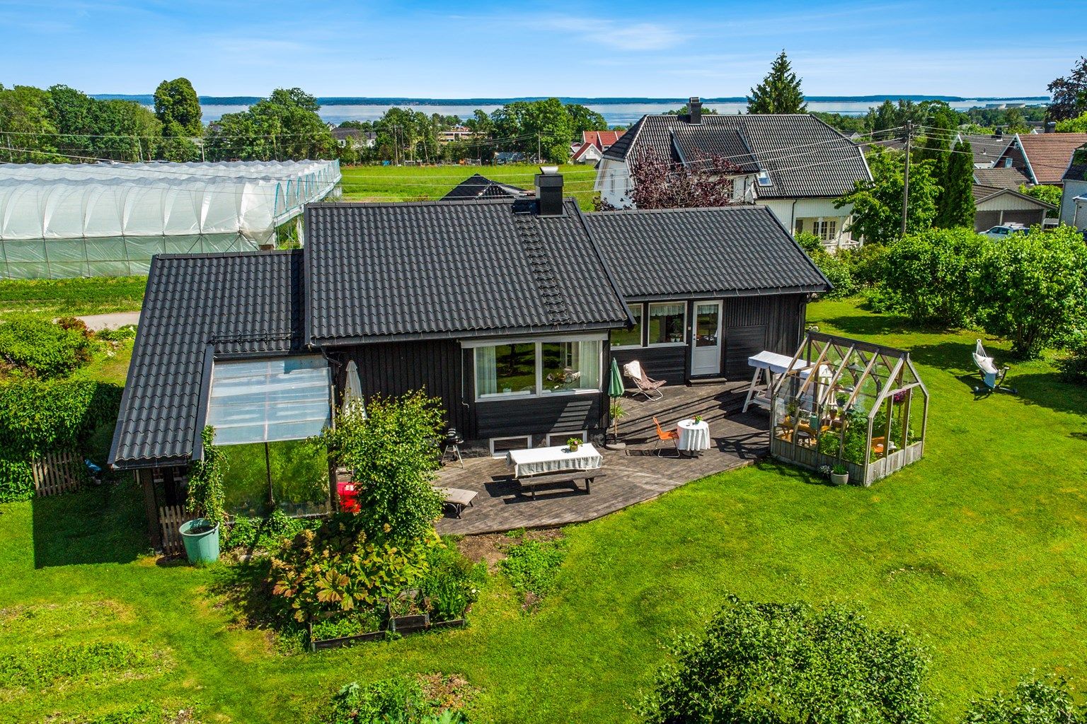 Velkommen til Kirkeenga 6 med sjønær beliggenhet