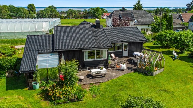 Velkommen til Kirkeenga 6 med sjønær beliggenhet