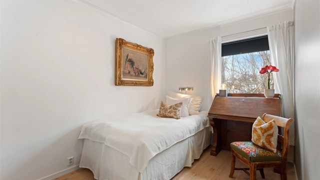 Et av soverommene i første etasje