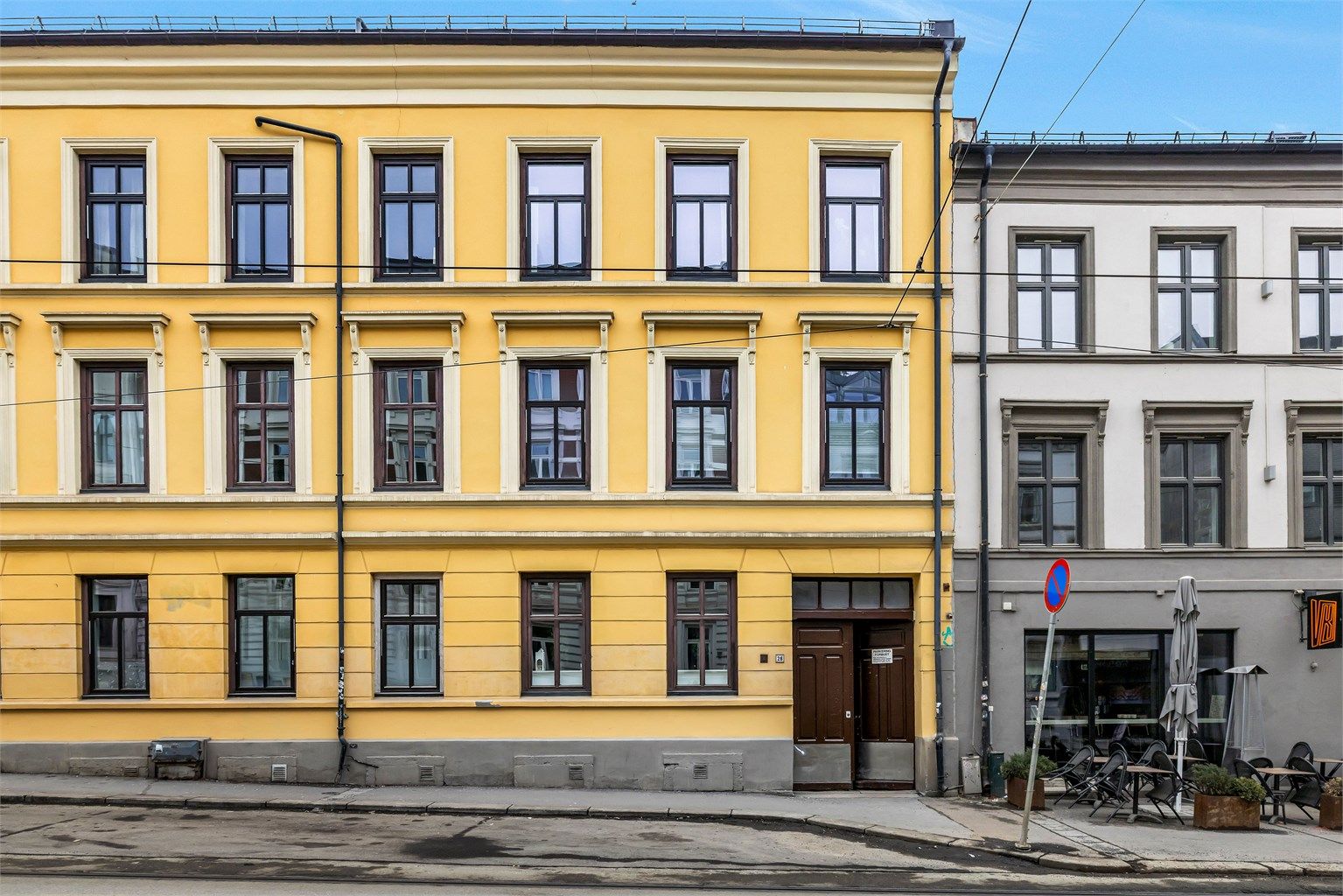 Leiligheten ligger i et veletablert og meget etterspurt boligområde på Adamstuen/Bislett, i bydel St.Hanshaugen.