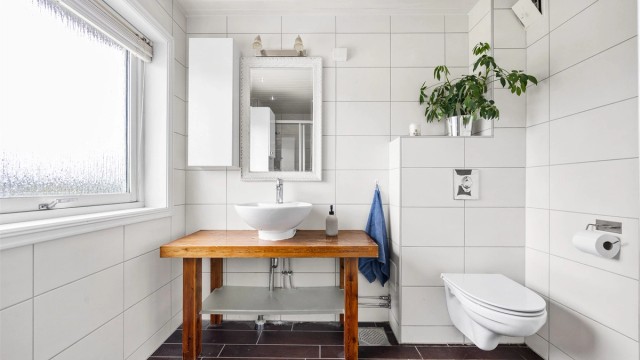 Åpningsbart vindu gir naturlig lys og lufting.