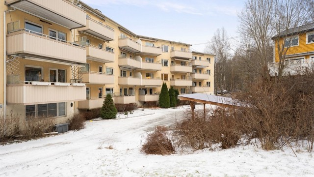 Området er familievennlig med flere skoler og barnehager i nærheten, som nye Oksenøya senter.