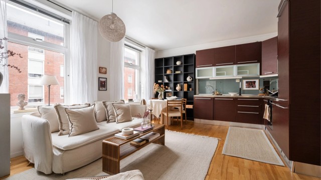 Tom Martinsen v/ Krogsveen har gleden av å presentere en attraktiv og delikat 3-roms selveierleilighet med solrik balkong.