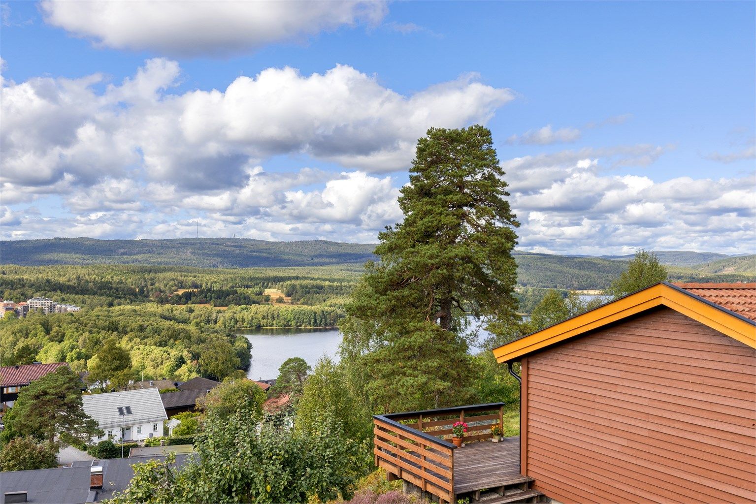 Her får man utsikt over de fine "Maridalsalpene" og Maridalsvannet