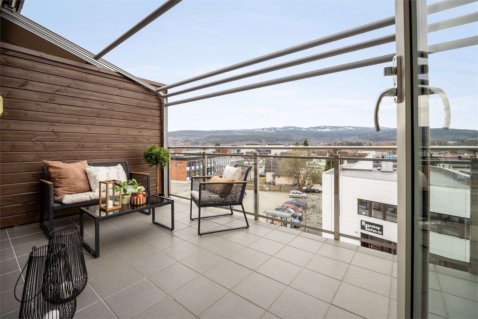 Stilren og velholdt 2-roms eierleilighet i toppetasje.
Foto: Stine Jørgensen Prøitz