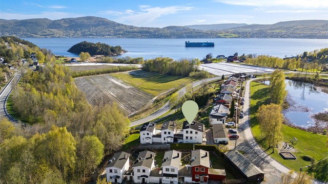 Kort vei til Engersand friluftsområde med bademuligheter og sandvolleyball.