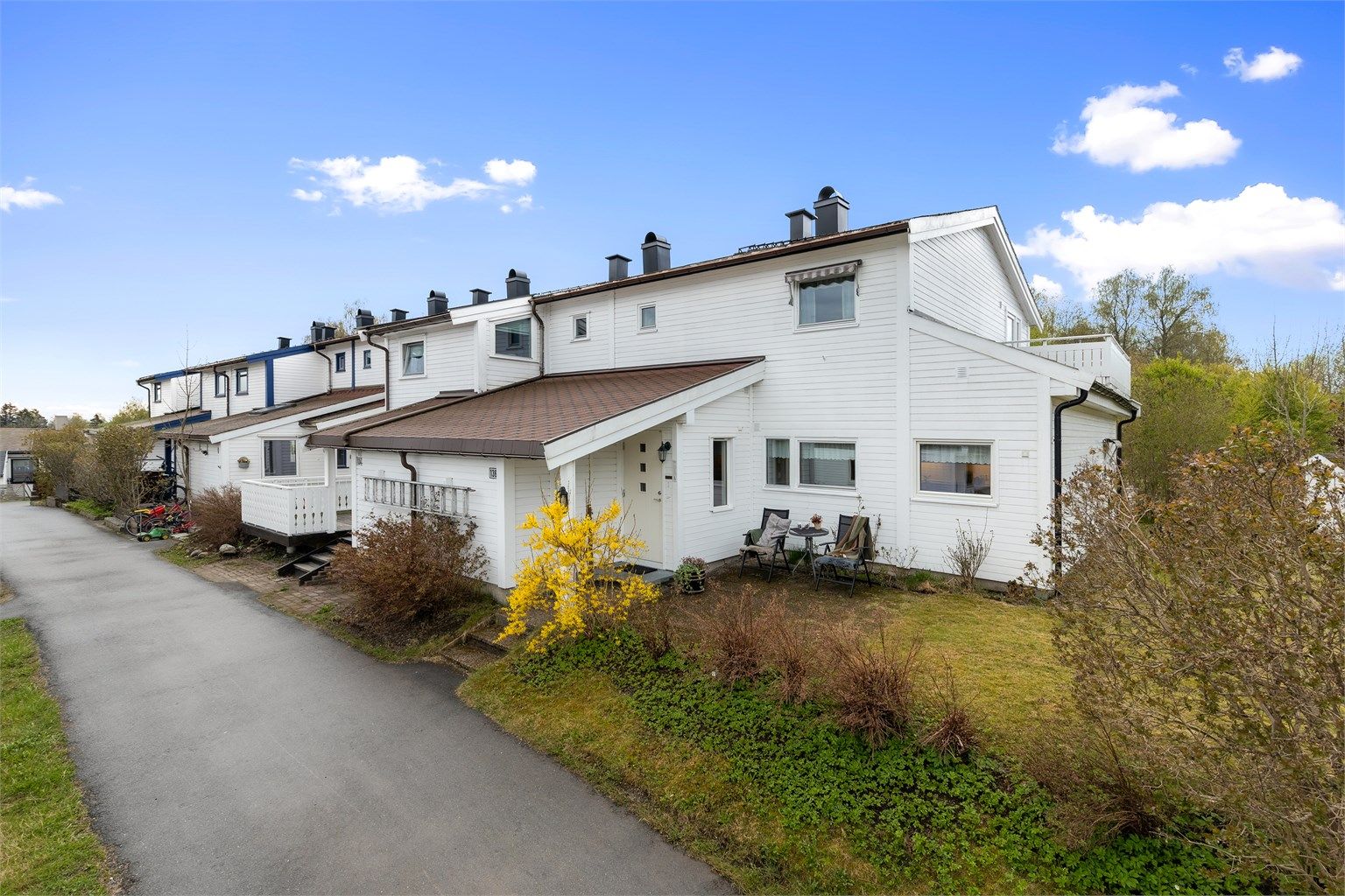 Velkommen til Øvre Frydendal 136, presentert av Truls E. Holm i Krogsveen.