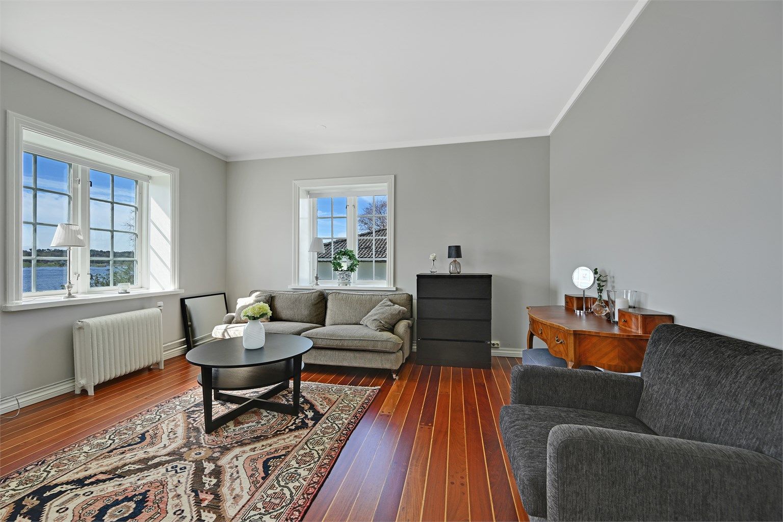 Her er det god plass til å innrede med diverse sofa/kontor/garderobe.