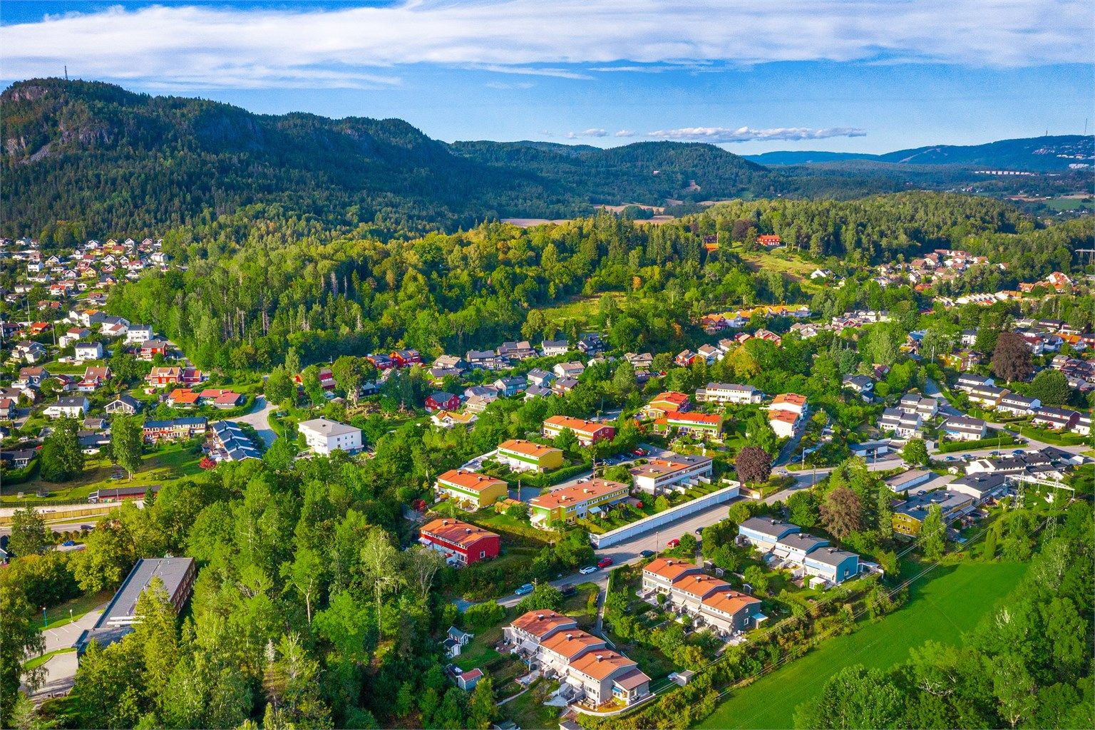 Kort vei til Kolsås Skisenter og helårs friluftsmuligheter i marka.