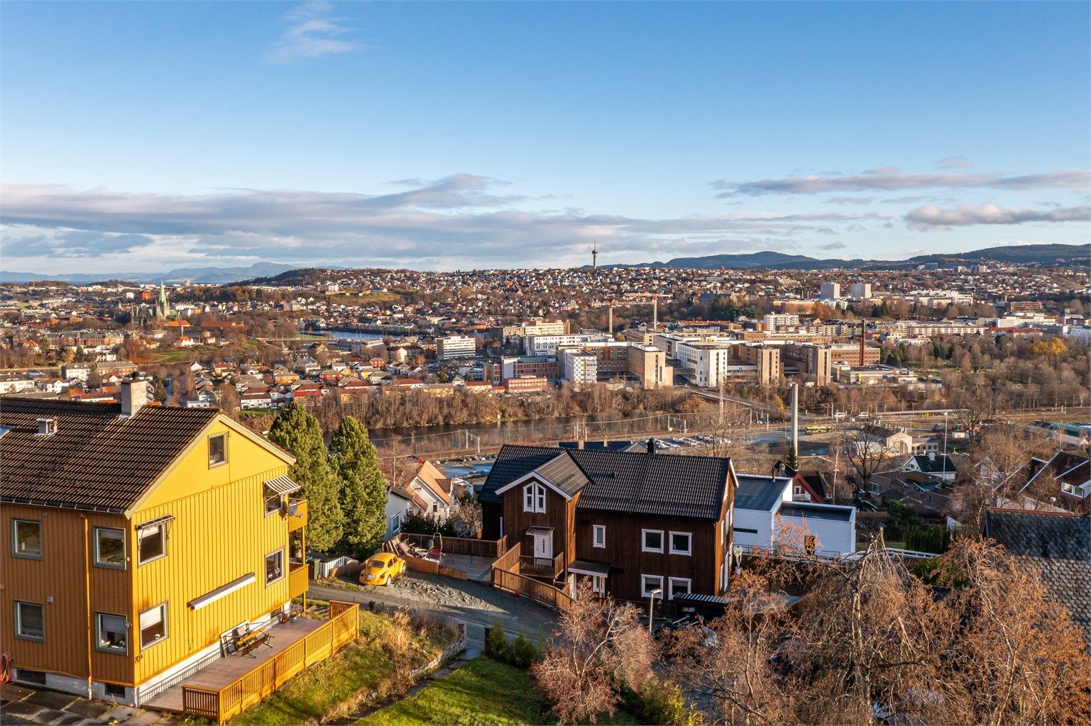 003_Tyholttårnet, Festningen og Nidarosdomen er godt synlige landemerker..jpg