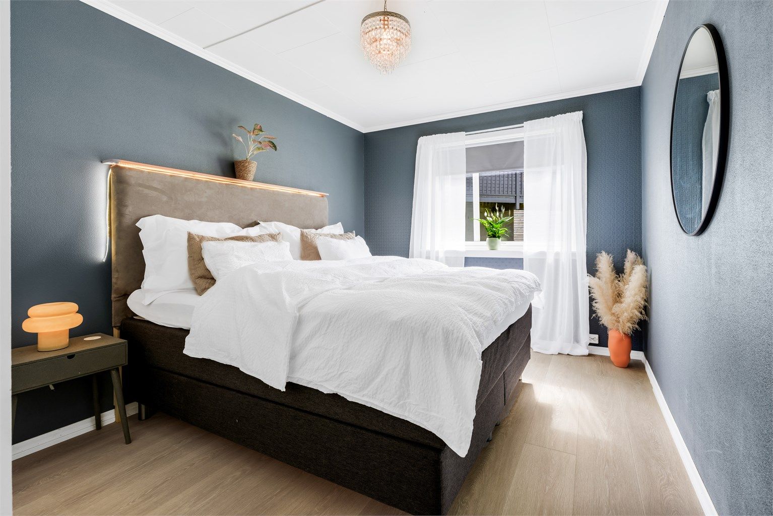 Hovedsoverom med plass til dobbeltseng.