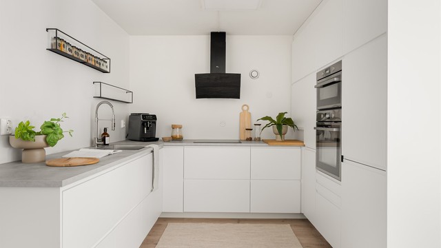 Praktisk U-formet kjøkken fra IKEA, installert i 2019.