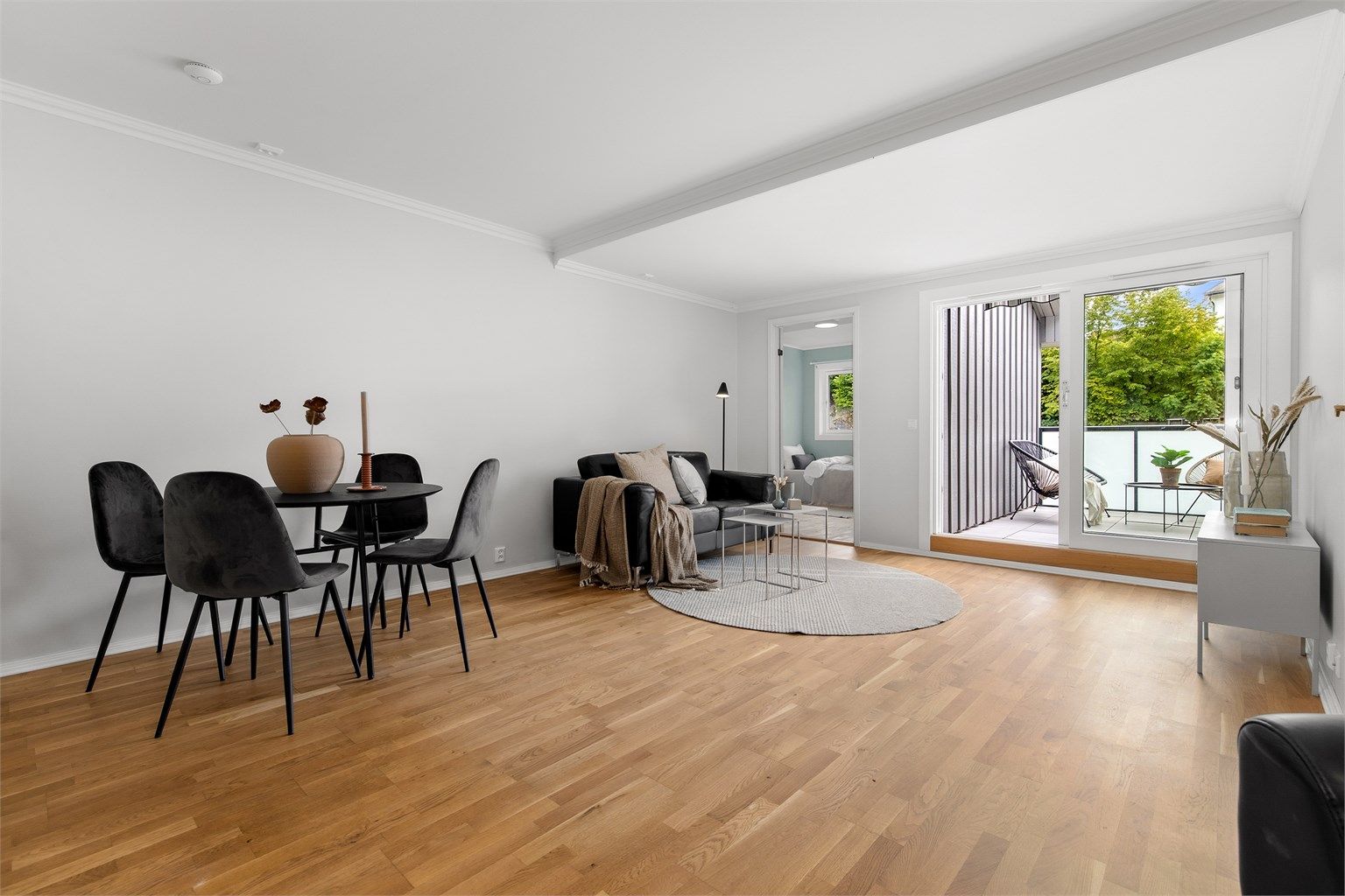 Velkommen til Øvre Frydendal 15, presentert av Truls E. Holm i Krogsveen.