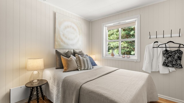 Soverom 2 av 4 utstyrt med skyvedørsgarderobe.