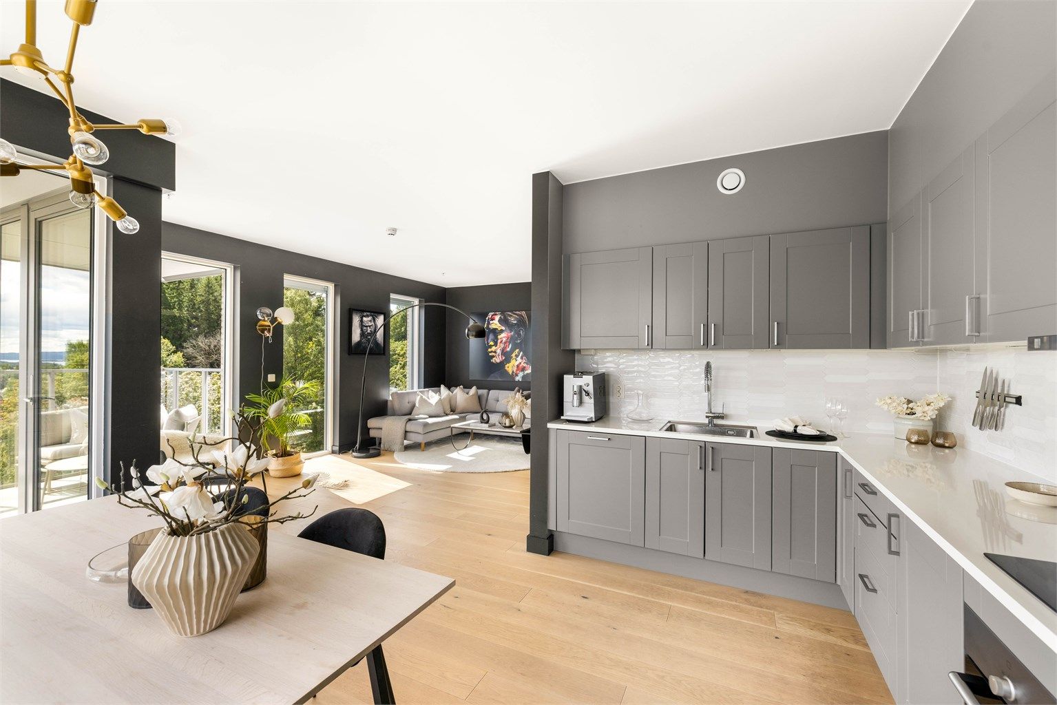 Velkommen til Stasjonsveien 55B! - Presentert av Therese Ekeli Berg v/ Eiendomsmegler Krogsveen. Foto: Studio Solberg. 