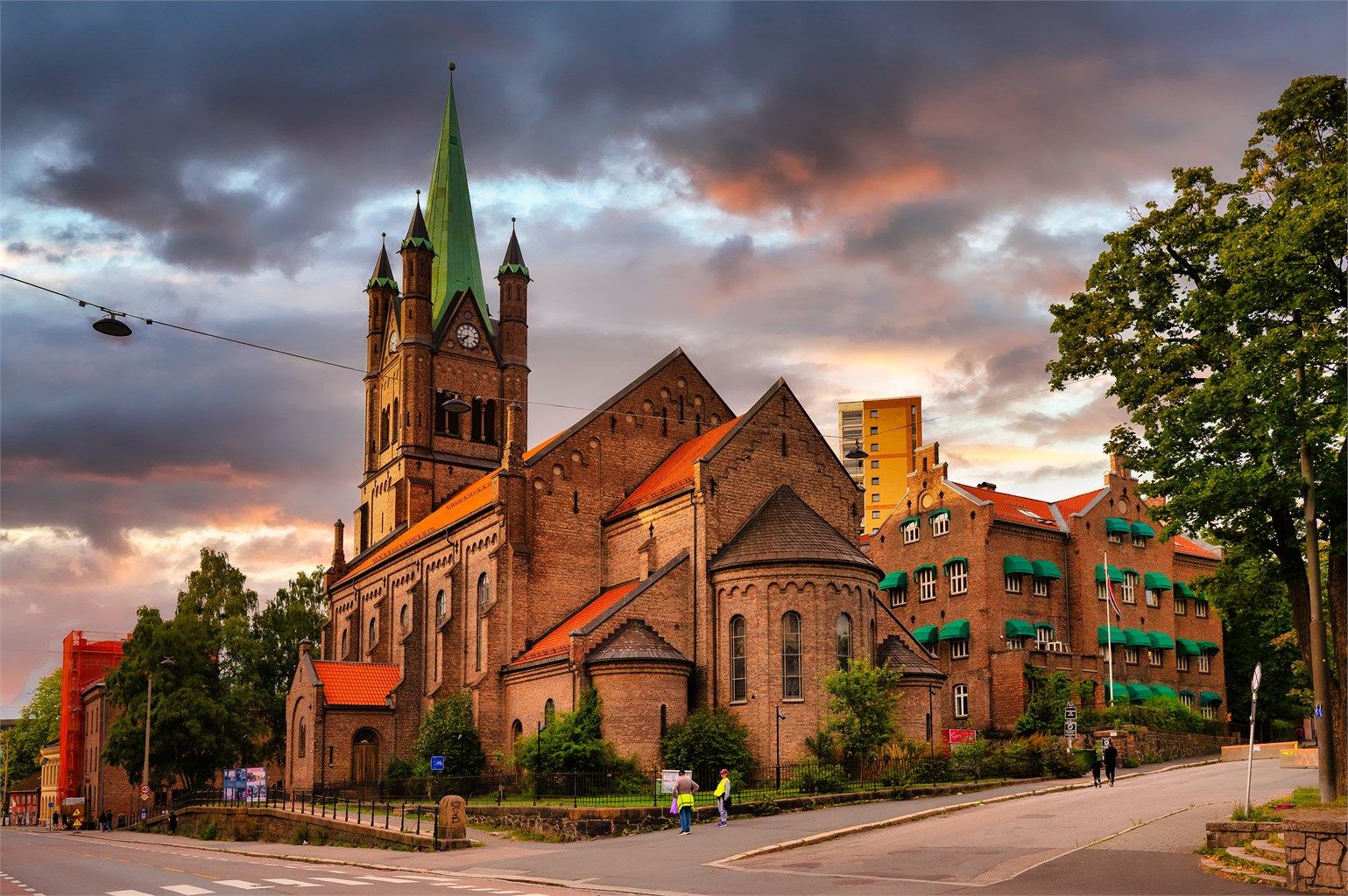 Flotte Grønland kirke er Oslos største kirke og er kjent for sin gode akustikk, og brukes dermed mye til konserter.