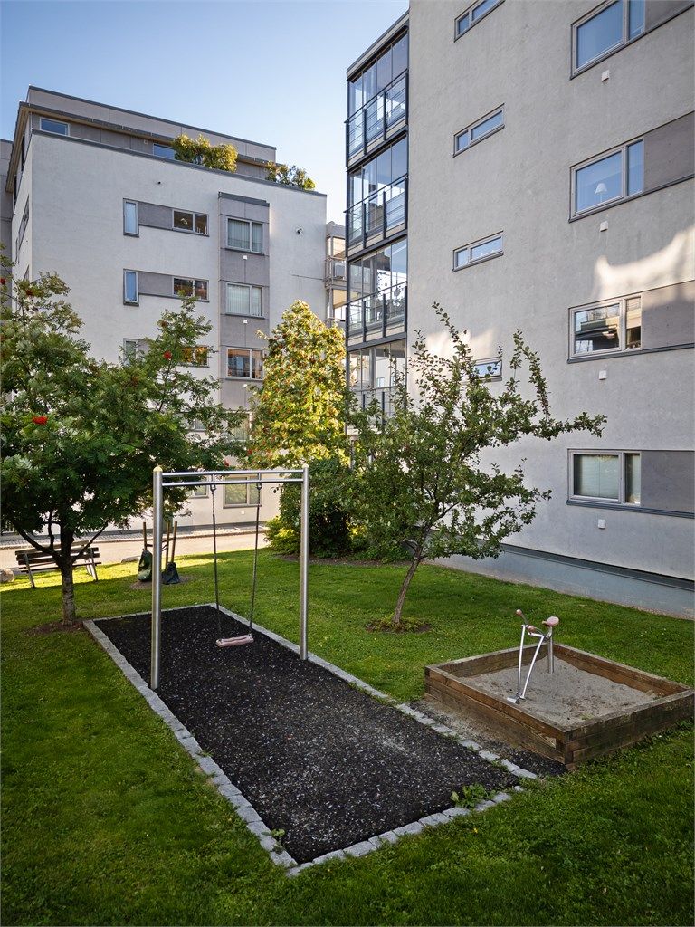 Hyggelige og barnevennlige fellesområder på eiendommen.