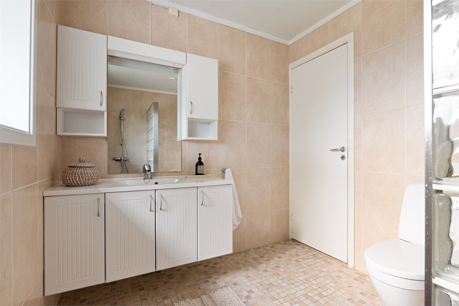 Servantbatteriet er berøringsfritt.