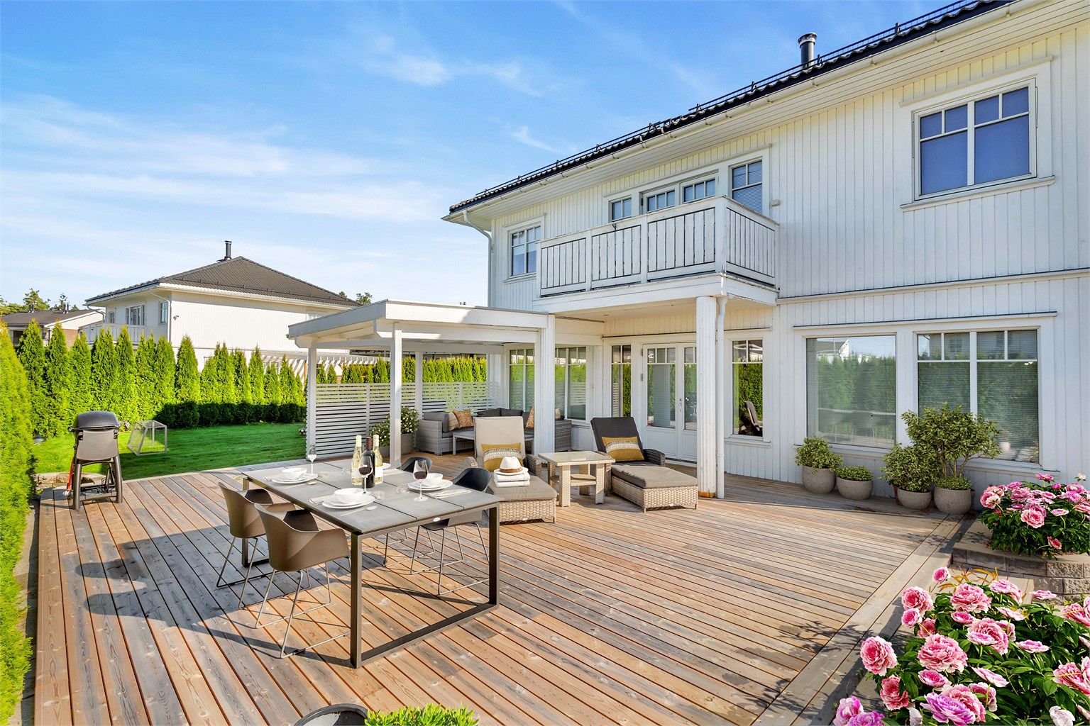 En meget flott og moderne villa med fantastisk beliggenhet på Garderåsen.