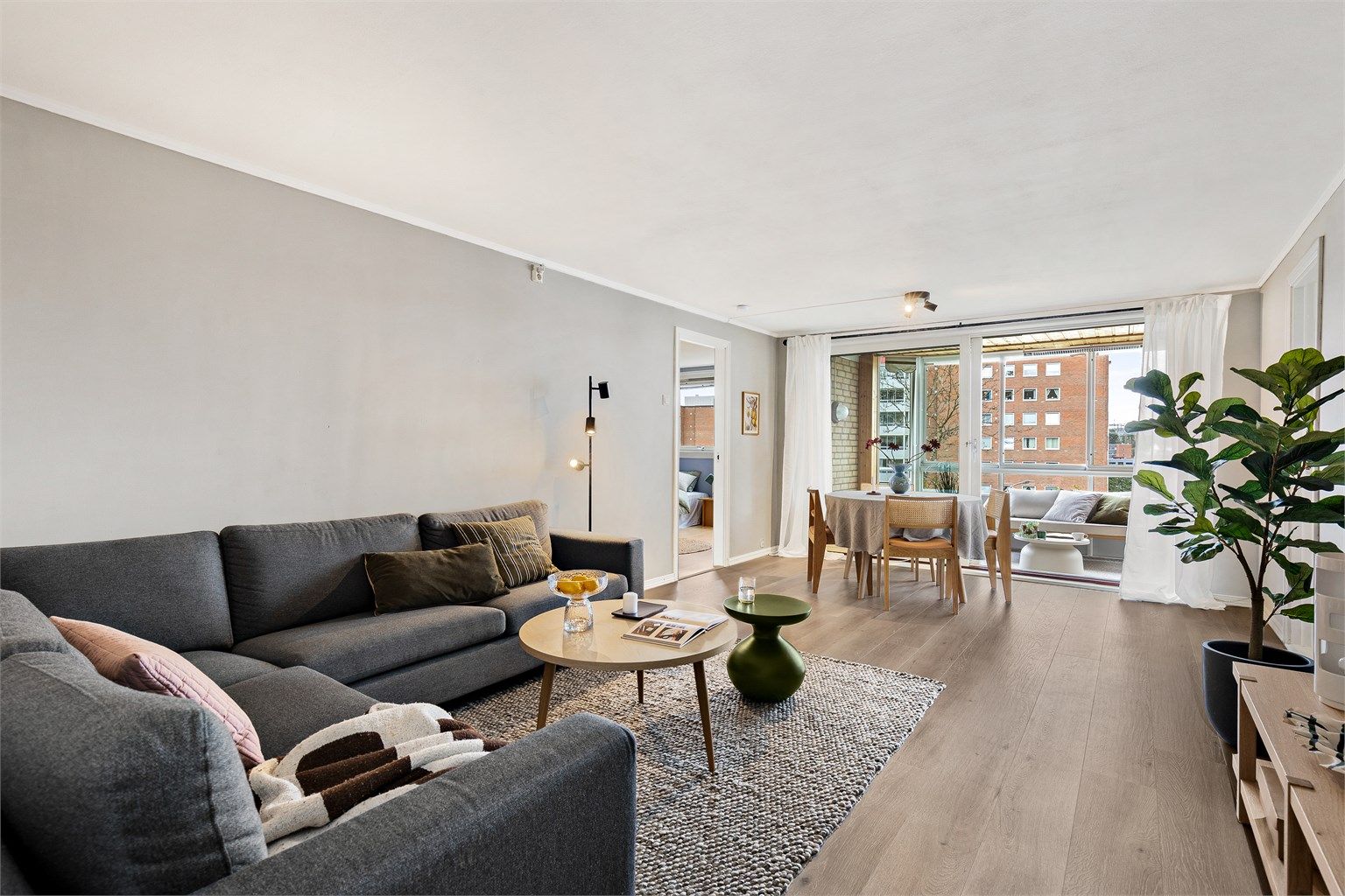 Robin Lauritzen v/ Krogsveen Eiendomsmegling har gleden av å presentere Ludvig Karstens vei 17!