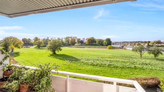 Prestelandet 13B presenteres av Per-Espen Omberg i Krogsveen.