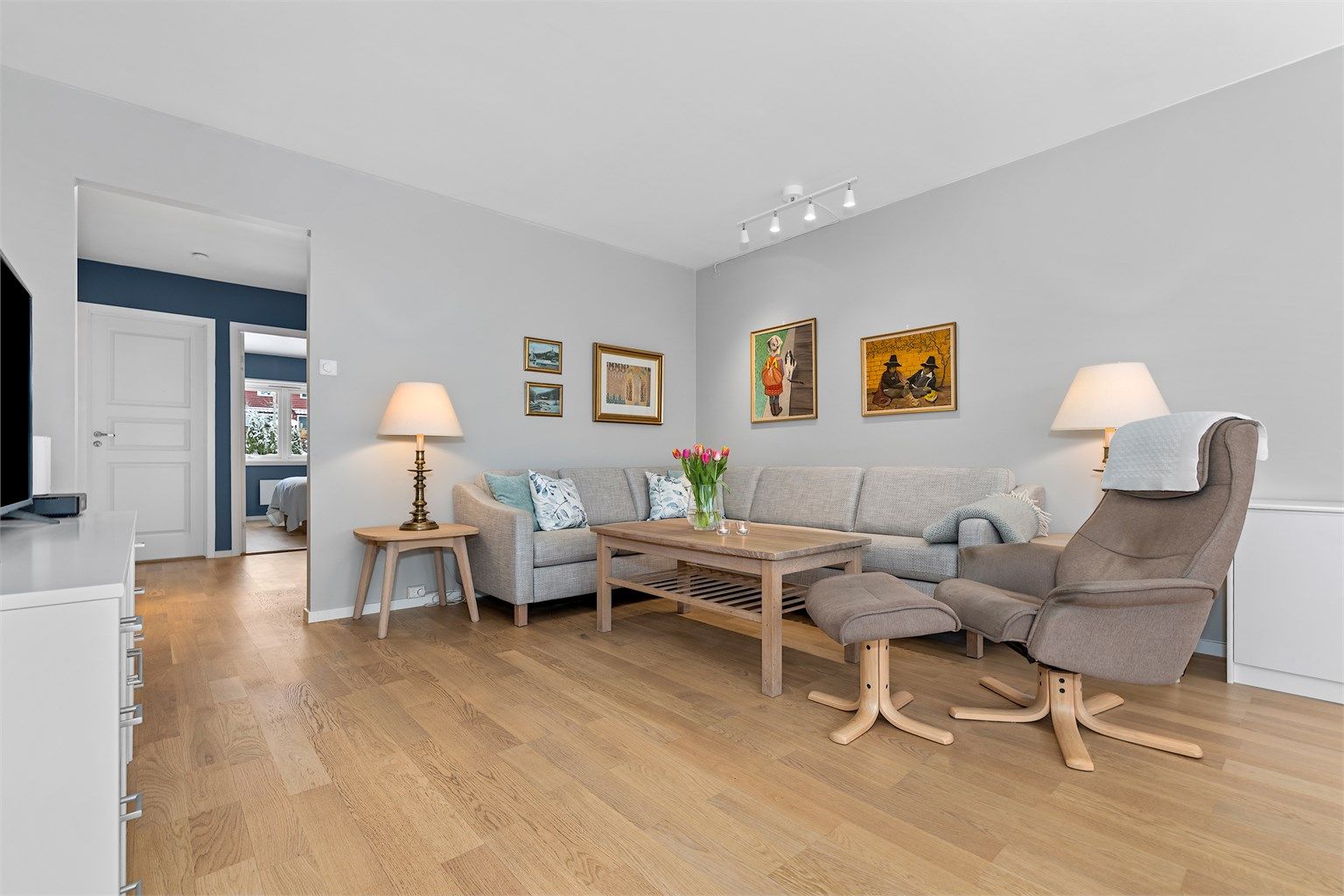 Nytt parkettgulv i stuen fra 2021.